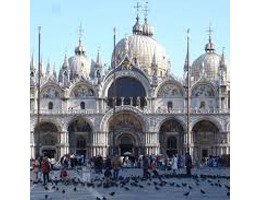 Tourists, Pigeons and Giovanni