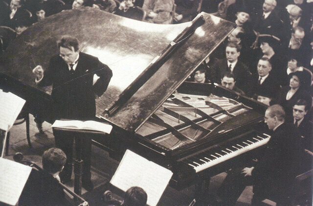 Wittgenstein premiering the Schmidt Concerto for the left hand, Feb, 1935
