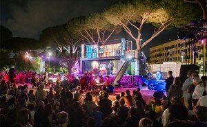 Mozart’s “Don Giovanni” was performed in the San Basilio quarter of Rome after OperaCamion, a mobile stage, set up on a patch of grass. Credit Gianni Cipriano for The New York Times