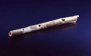0,000 year old flute from the site of Geißenklösterle made from bird bones. © The University of Tübingen 