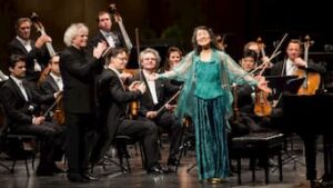 Mitsuko Uchida performs with Berliner Philharmoniker under the baton of Sir Simon Rattle
