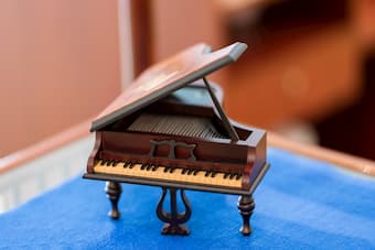 Piano model