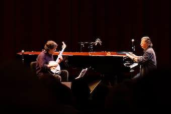 Chick Corea and Béla Fleck performing in March 2008