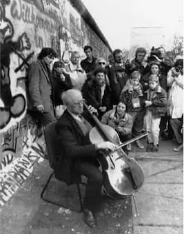 Rostropovich gave a performance at Checkpoint Charlie after Berlin Wall fell in 1989. (Reuter)