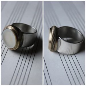 Trumpet valve button ring