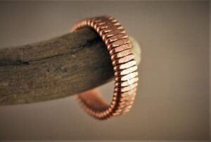 Hammered string ring