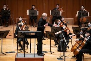 SPO director Osmo Vänskä leads the orchestra during a livestreamed concert Friday at the Seoul Arts Center in southern Seoul.