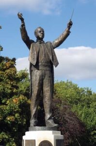 Gustav Holst Statue (Cheltenham)