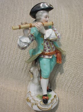 Kändler: Galant Orchestra: Flautist (Smithsonian)