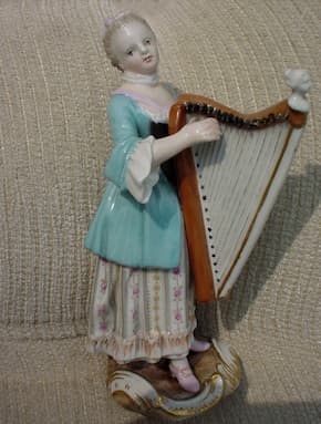 Kändler: Galant Orchestra: Harp Player