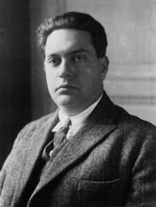 Milhaud’s experiment with new sounds in typical symphonic structure