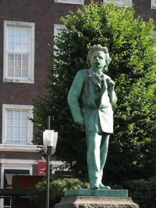 Edvard Grieg Statue in Bergen