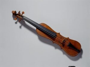 Kit Violin, Antonio Stadivarius, circa 1700 (Music Museum at the Philharmonie de Paris)