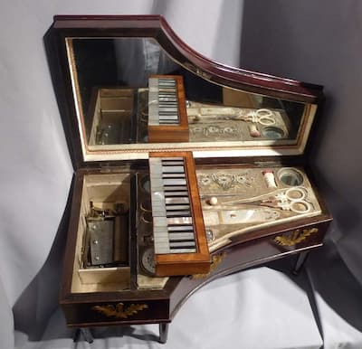 Grand Piano Sewing Box showing music box, 1830s, France (Antique Clocks.co.uk)
