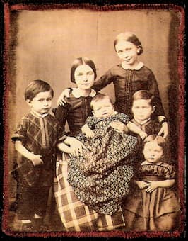 The Schumann children in 1854, before the birth of Felix: From left: Ludwig, Marie, Felix, Elise, Ferdinand and Eugenie.