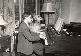 Glenn Gould playing duets with his dog