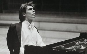 Photo of Pianist Ivo Pogorelich in 1986