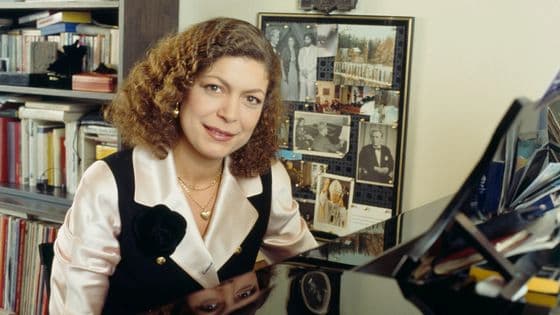 Photo of Brigitte Engerer in front of the piano