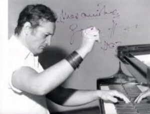 Photo of pianist György Cziffra playing the piano