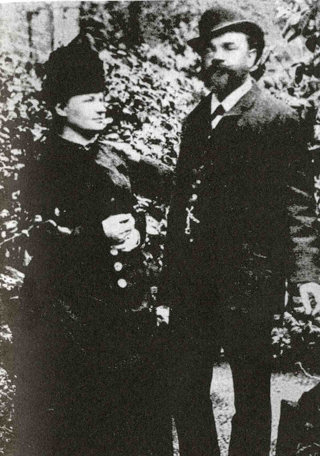 Black and white photo of composer Antonín Dvořák with his wife Anna in London, 1886