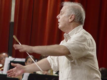 Daniel Barenboim conducting
