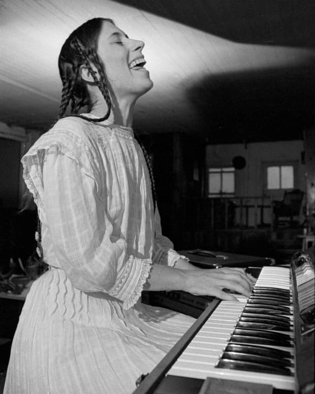 Meredith Monk at the piano, 1971