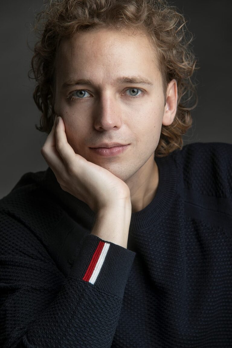 Interview with Baritone Raoul Steffani "Breathe and Be in the Moment"