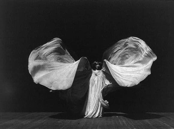Frederick Glasier: Loïe Fuller, 1902 (Library of Congress) (photograph)
