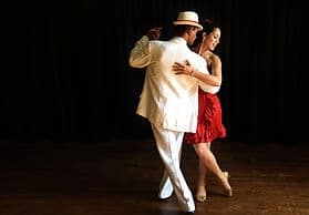 Couple dancing Samba de Gafieira