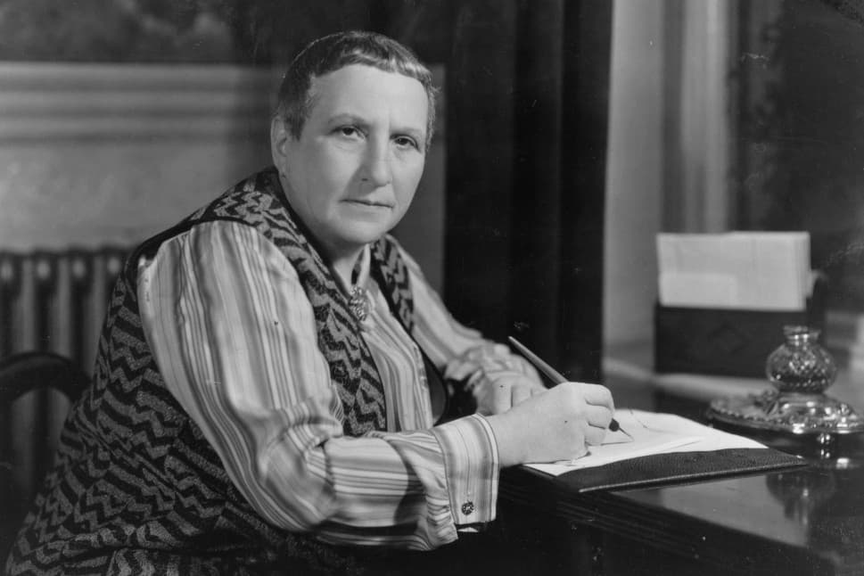 Gertrude Stein <br/></noscript><img 
 class=