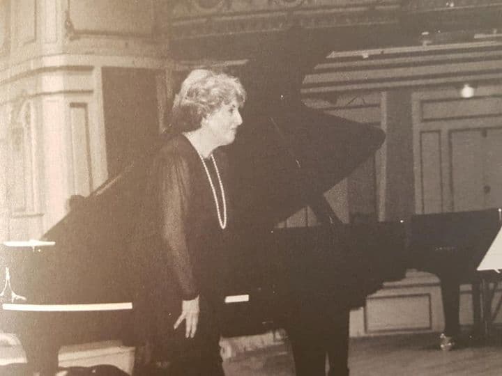 Germaine Mounier's performance in Paris, 2000