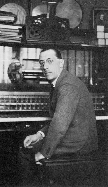 Stravinsky at his Pleyela player piano, 1923