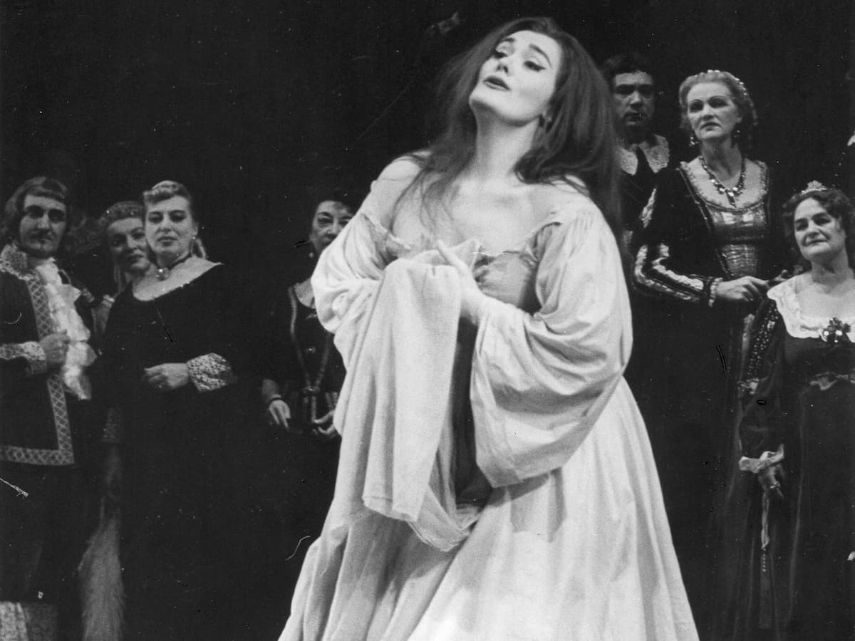 Joan Sutherland as Lucia, 1962, Metropolitan Opera
