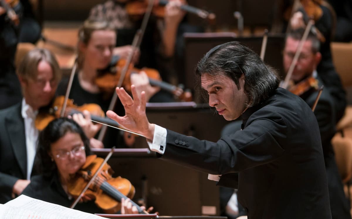 Vladimir Jurowski conducting