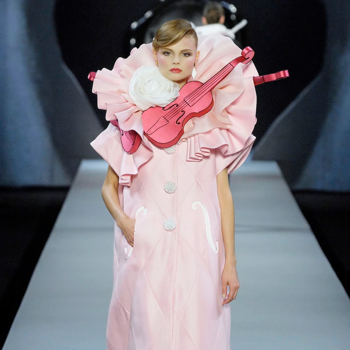 Viktor & Rolf, Spring 2008 Ready-to-Wear (photo by Marcio Madeira)