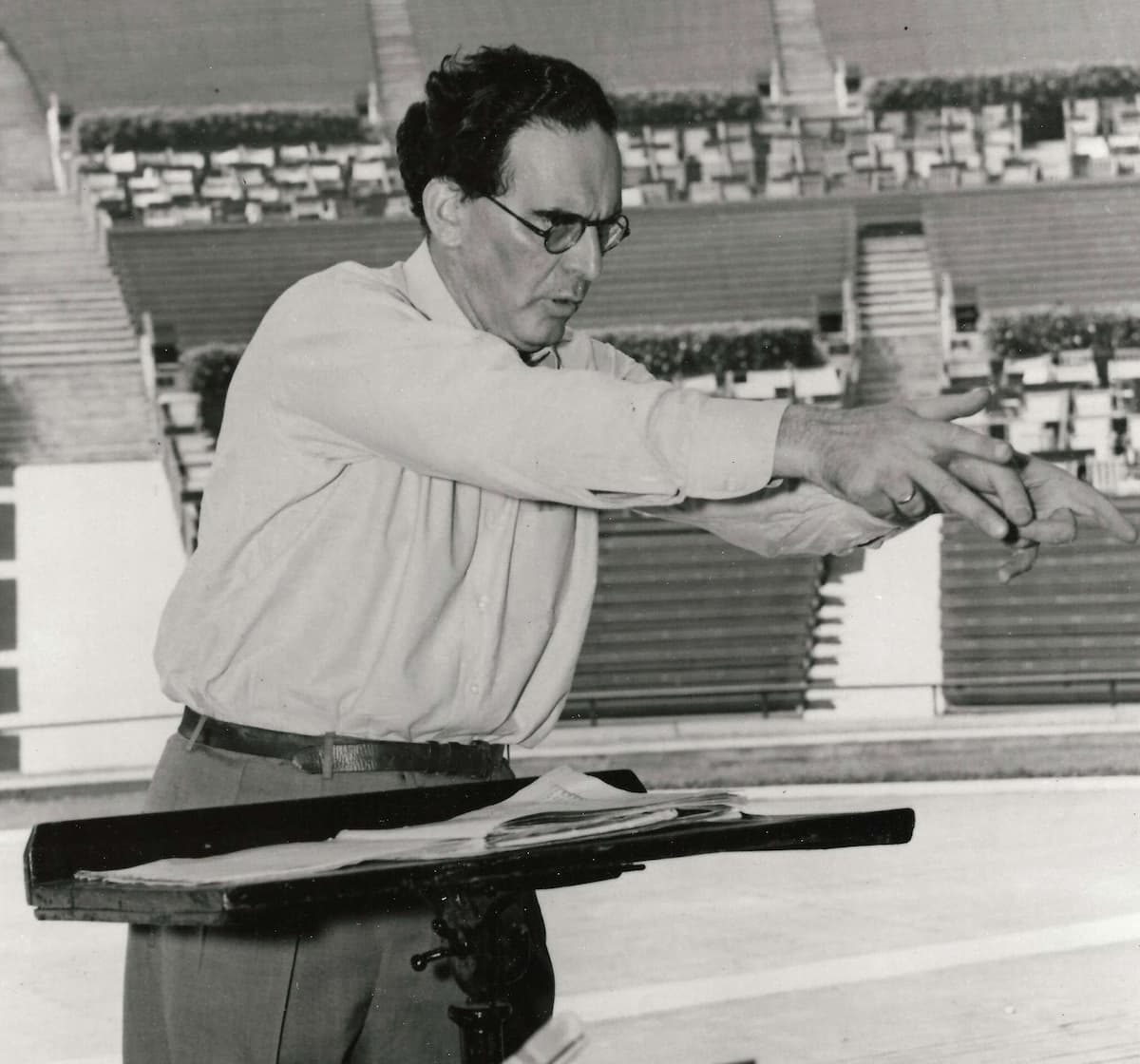 Otto Klemperer conducting