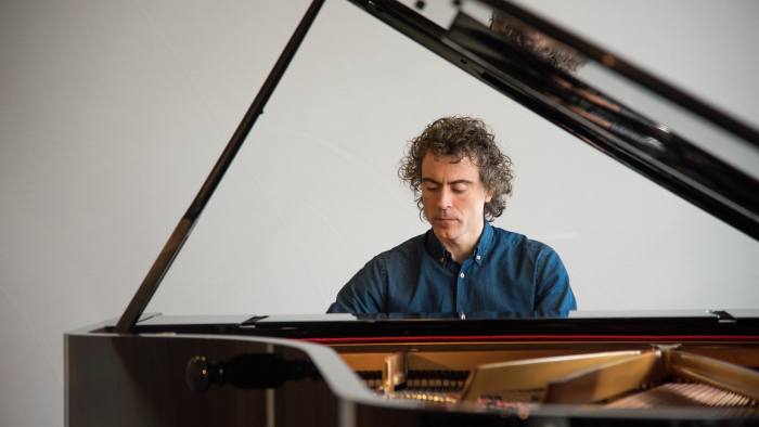 Pianist Paul Lewis