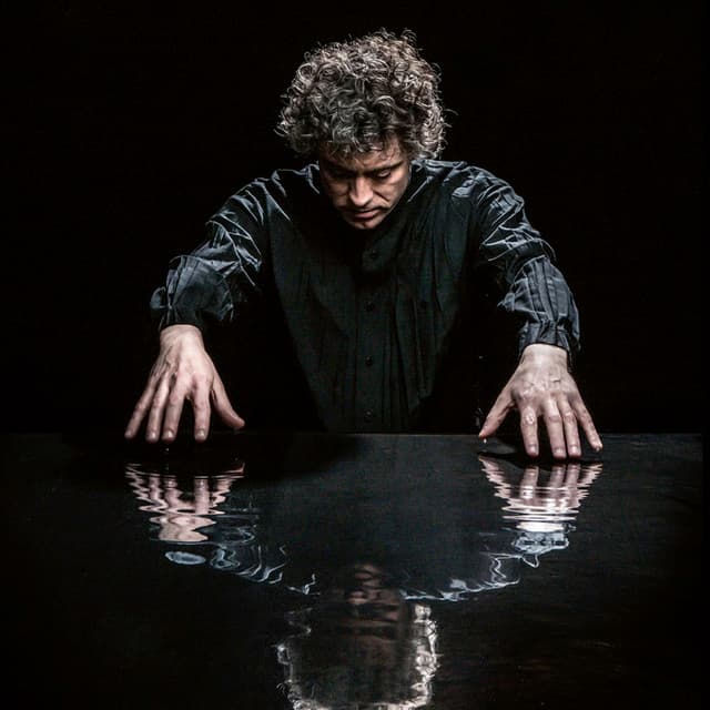 Pianist Paul Lewis