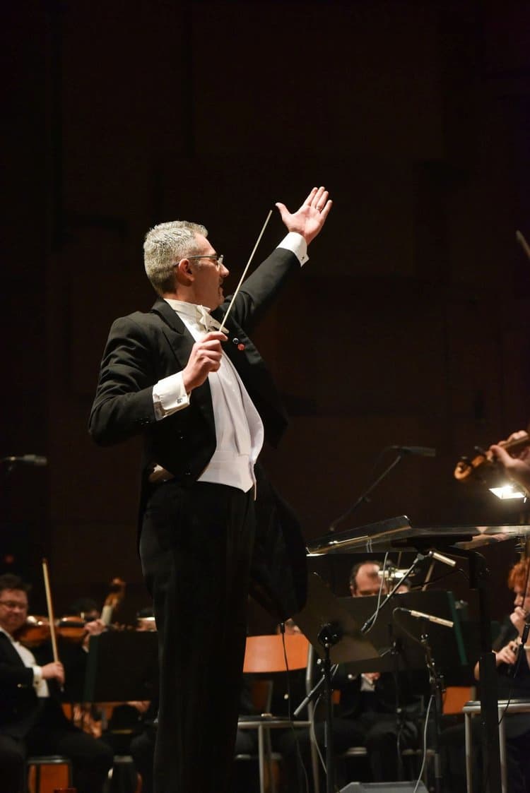 Dario Salvi leading the Zagreb Philharmonic (Photo by Katia Guerriero)