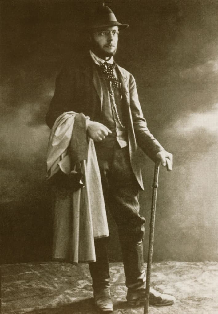 Béla Bartók about to set off on a folk-song collecting tour, 1907 (photo by István Kováts)