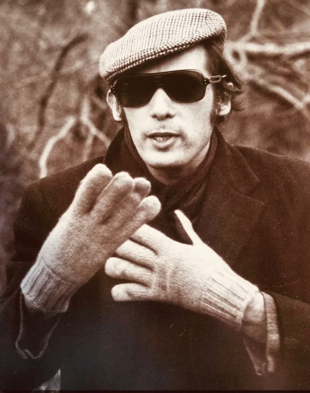 Glenn Gould wearing gloves