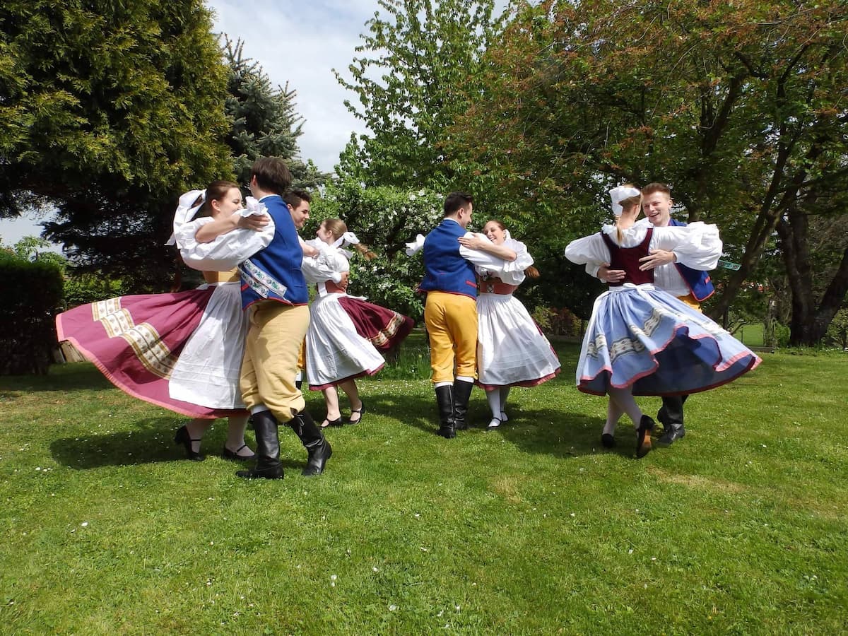 Moravian Dancers: Jana Dance Group