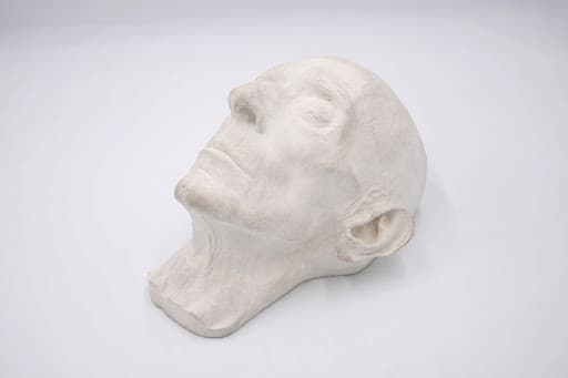 Death mask of Schoenberg by Anna Mahler