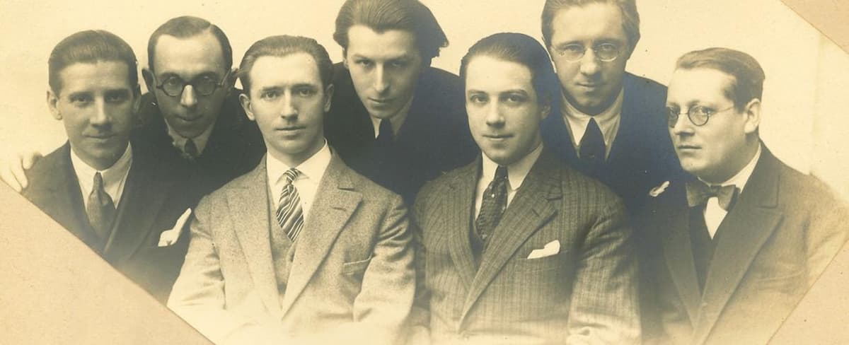 Les Synthétistes, 1930 (From left to right: Francis de Bourguignon, Marcel Poot, Maurice Schoemaker, René Bernier, Gaston Brenta, Jules Strens, and Théo Dejoncker)