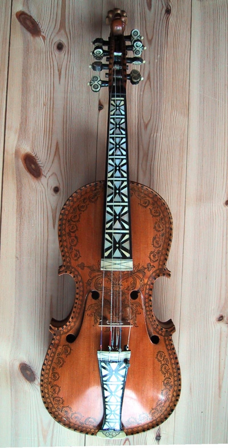 Hardanger fiddle made by Knut Gunnarsson Helland