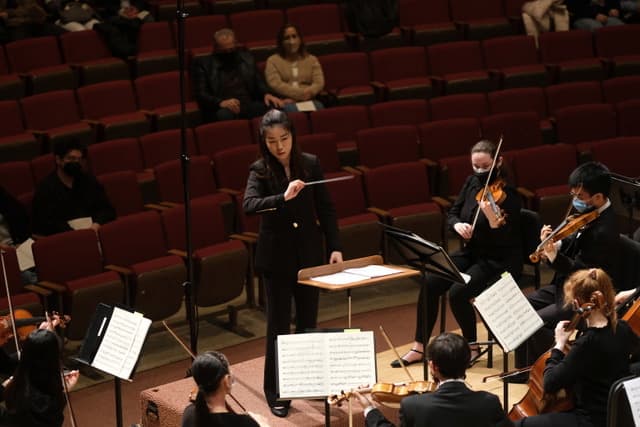 Pianist and Conductor Yuxin Dai