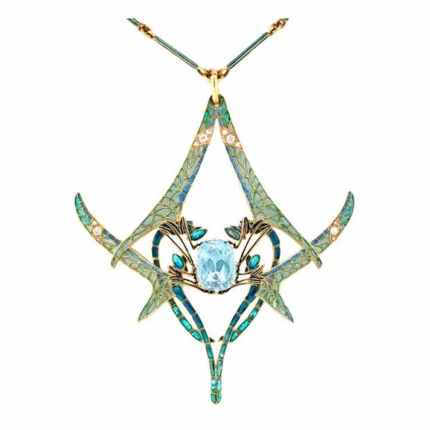 Lalique pendant featuring four dragonflies around an aquamarine stone, c. 1905