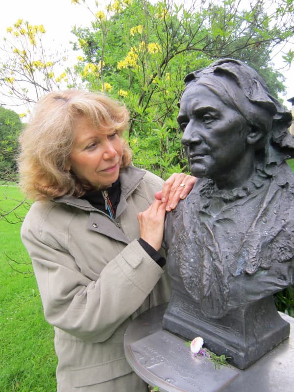 Victoria Bond with Clara Schuman Statue, Baden Baden