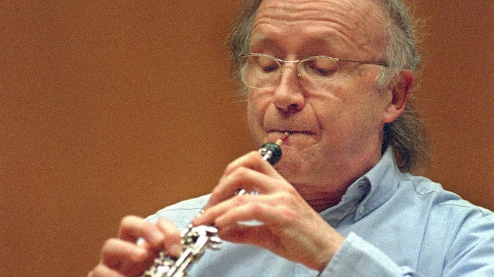 Heinz Holliger playing the oboe