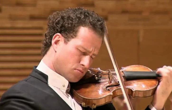 Nikolaj Szeps-Znaider playing the violin